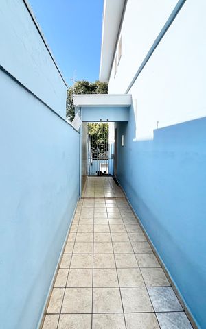 Casa à venda com 180m², 3 quartos e 4 vagas Casa à venda com 180m², 3 quartos e 4 vagasQuintal