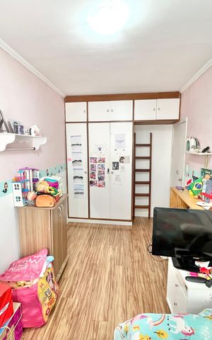 Casa à venda com 180m², 3 quartos e 4 vagas Casa à venda com 180m², 3 quartos e 4 vagasQuarto