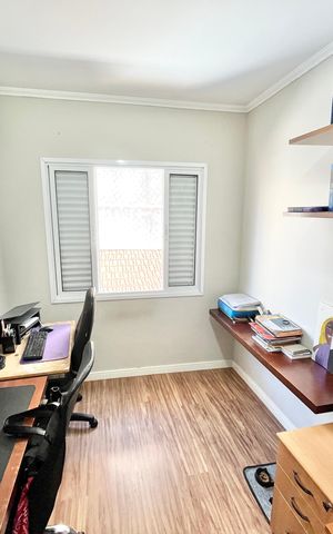 Casa à venda com 180m², 3 quartos e 4 vagas Casa à venda com 180m², 3 quartos e 4 vagasQuarto 2