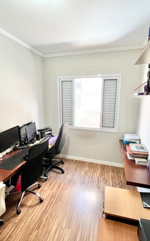 Casa à venda com 180m², 3 quartos e 4 vagas Casa à venda com 180m², 3 quartos e 4 vagasQuarto 2