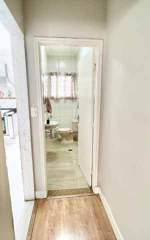 Casa à venda com 180m², 3 quartos e 4 vagas Casa à venda com 180m², 3 quartos e 4 vagasCorredor