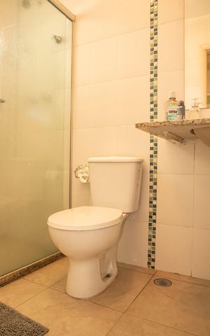 Casa à venda com 163m², 3 quartos e 2 vagasBanheiro da Suíte 1