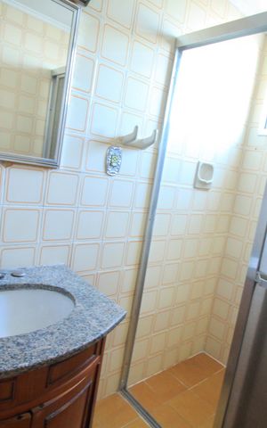 Apartamento para alugar com 63m², 2 quartos e 1 vaga Apartamento para alugar com 63m², 2 quartos e 1 vagaBanheiro social