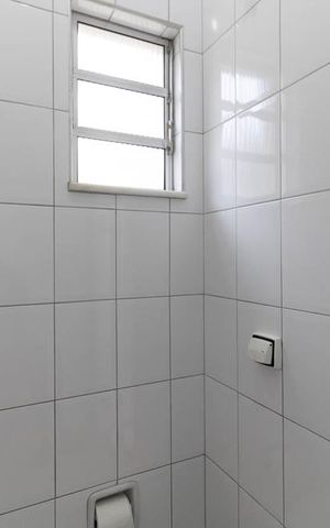 Apartamento à venda com 111m², 2 quartos e sem vaga Apartamento à venda com 111m², 2 quartos e sem vagaBanheiro de Serviço