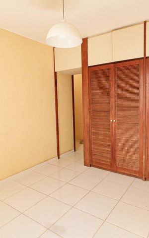 Casa à venda com 350m², 5 quartos e 2 vagas Casa à venda com 350m², 5 quartos e 2 vagasSuíte