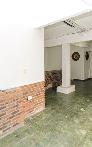 Casa à venda com 350m², 5 quartos e 2 vagas Casa à venda com 350m², 5 quartos e 2 vagasSala 2