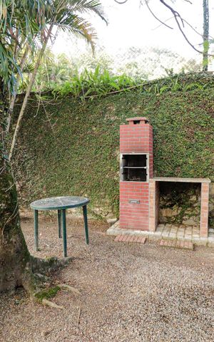 Casa à venda com 350m², 5 quartos e 2 vagas Casa à venda com 350m², 5 quartos e 2 vagasÁrea comum - Churrasqueira