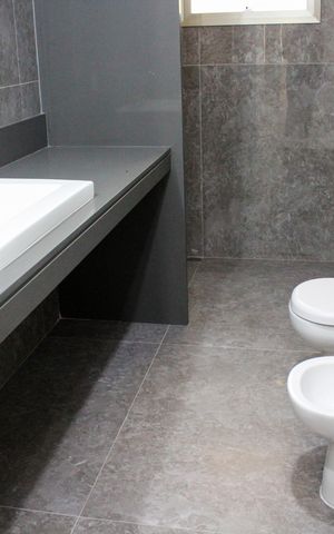 Apartamento à venda com 390m², 4 quartos e 6 vagas Apartamento à venda com 390m², 4 quartos e 6 vagasBanheiro da Suíte 1 - Direita