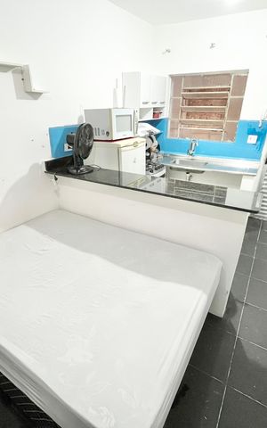 Casa para alugar com 27m², 1 quarto e sem vaga Casa para alugar com 27m², 1 quarto e sem vagaStudio