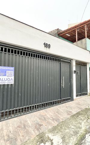 Casa para alugar com 27m², 1 quarto e sem vaga Casa para alugar com 27m², 1 quarto e sem vagaFachada