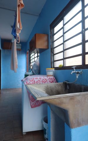 Casa à venda com 158m², 4 quartos e 2 vagasCasa 2 - Área de Serviço 