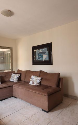 Casa à venda com 158m², 4 quartos e 2 vagasSala