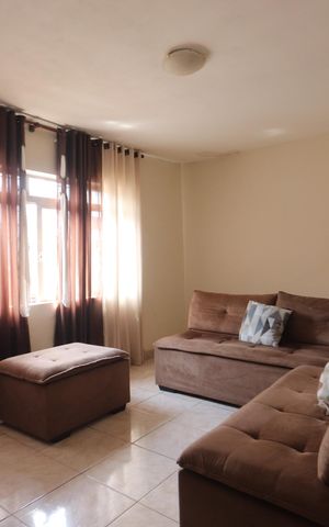 Casa à venda com 158m², 4 quartos e 2 vagasSala