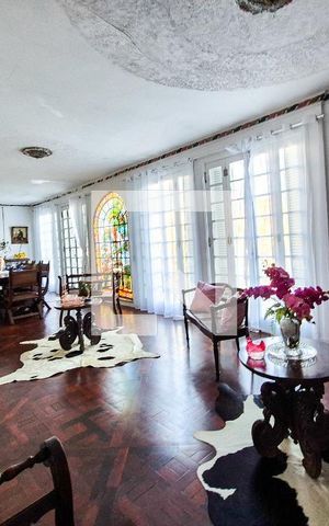 Casa à venda com 990m², 4 quartos e 2 vagas