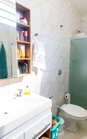 Casa à venda com 158m², 3 quartos e 2 vagas Casa à venda com 158m², 3 quartos e 2 vagasBanheiro Social