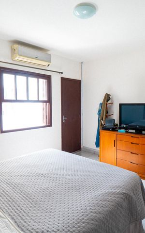 Casa à venda com 158m², 3 quartos e 2 vagas Casa à venda com 158m², 3 quartos e 2 vagasSuite