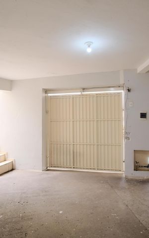 Casa à venda com 174m², 2 quartos e 3 vagasGaragem