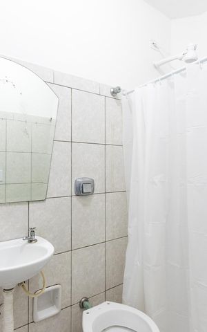 Studio para alugar com 32m², 1 quarto e sem vaga Studio para alugar com 32m², 1 quarto e sem vagaBanheiro