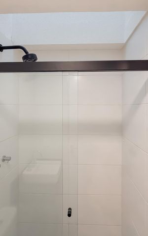 Casa de condomínio à venda com 151m², 2 quartos e 1 vaga Casa de condomínio à venda com 151m², 2 quartos e 1 vagaBanheiro Corredor