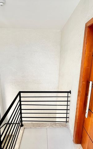 Apartamento à venda com 72m², 2 quartos e 1 vaga Apartamento à venda com 72m², 2 quartos e 1 vagaHall