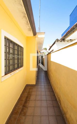 Casa à venda com 480m², 2 quartos e 2 vagas Casa à venda com 480m², 2 quartos e 2 vagasÁrea externa
