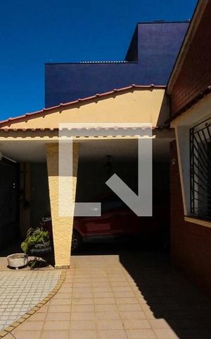 Casa à venda com 480m², 2 quartos e 2 vagas Casa à venda com 480m², 2 quartos e 2 vagasÁrea externa