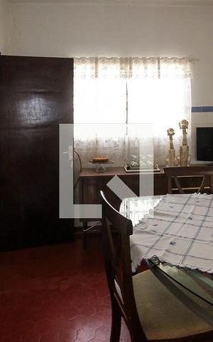 Casa à venda com 480m², 2 quartos e 2 vagas Casa à venda com 480m², 2 quartos e 2 vagasCozinha