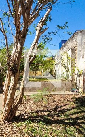 Casa à venda com 480m², 2 quartos e 2 vagas Casa à venda com 480m², 2 quartos e 2 vagasÁrea externa
