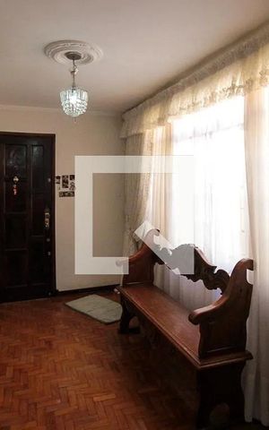 Casa à venda com 480m², 2 quartos e 2 vagas Casa à venda com 480m², 2 quartos e 2 vagasSala