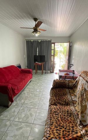 Casa à venda com 120m², 3 quartos e 2 vagas Casa à venda com 120m², 3 quartos e 2 vagasSala