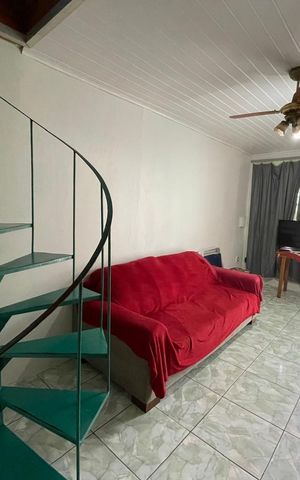 Casa à venda com 120m², 3 quartos e 2 vagas Casa à venda com 120m², 3 quartos e 2 vagasSala
