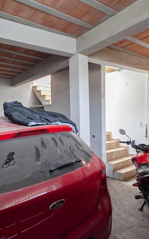 Casa à venda com 300m², 5 quartos e 2 vagas Casa à venda com 300m², 5 quartos e 2 vagasGaragem