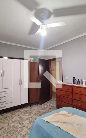 Casa à venda com 115m², 2 quartos e sem vaga