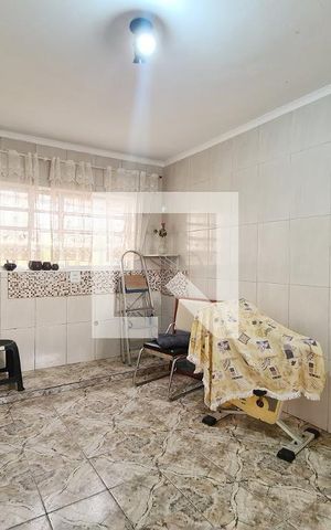 Casa à venda com 115m², 2 quartos e sem vaga