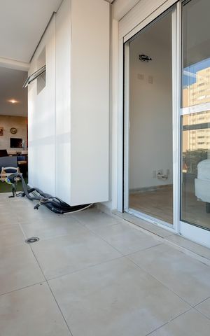 Apartamento à venda com 107m², 3 quartos e 2 vagas Apartamento à venda com 107m², 3 quartos e 2 vagasVaranda da Suíte 2