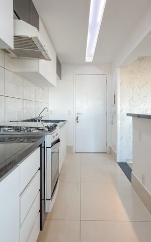 Apartamento à venda com 107m², 3 quartos e 2 vagas Apartamento à venda com 107m², 3 quartos e 2 vagasCozinha