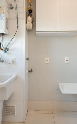 Apartamento à venda com 107m², 3 quartos e 2 vagas Apartamento à venda com 107m², 3 quartos e 2 vagasÁrea de Serviço