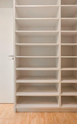 Apartamento à venda com 107m², 3 quartos e 2 vagas Apartamento à venda com 107m², 3 quartos e 2 vagasQuarto 1 - Closet