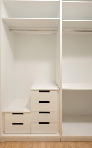 Apartamento à venda com 107m², 3 quartos e 2 vagas Apartamento à venda com 107m², 3 quartos e 2 vagasQuarto 1 - Closet