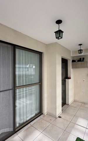Apartamento à venda com 85m², 3 quartos e 1 vaga Apartamento à venda com 85m², 3 quartos e 1 vagaVaranda