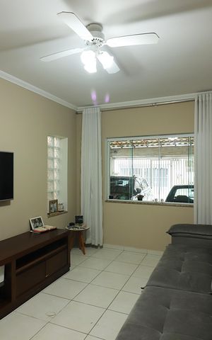Casa para alugar com 240m², 3 quartos e 2 vagasSala