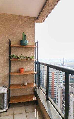 Apartamento à venda com 42m², 2 quartos e 1 vaga Apartamento à venda com 42m², 2 quartos e 1 vagaVaranda da Sala / Cozinha