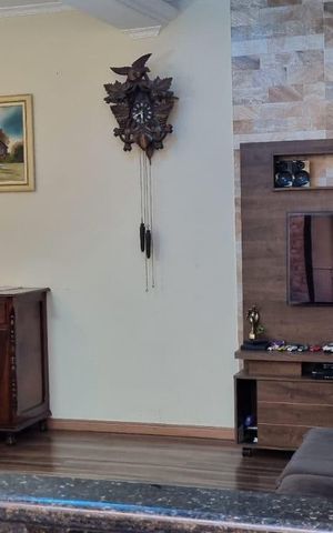 Casa à venda com 220m², 3 quartos e 2 vagas Casa à venda com 220m², 3 quartos e 2 vagasSala