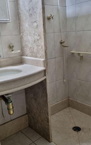 Casa à venda com 220m², 3 quartos e 2 vagas Casa à venda com 220m², 3 quartos e 2 vagasBanheiro 2