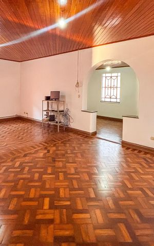 Casa à venda com 100m², 2 quartos e 1 vaga Casa à venda com 100m², 2 quartos e 1 vagaQuarto 1