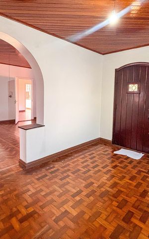 Casa à venda com 100m², 2 quartos e 1 vaga Casa à venda com 100m², 2 quartos e 1 vagaSala