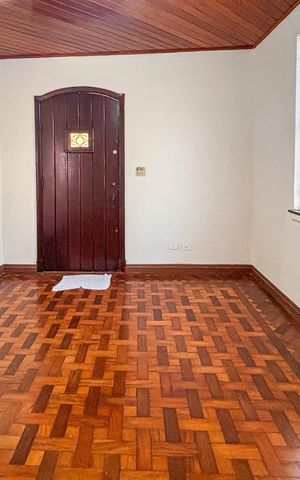 Casa à venda com 100m², 2 quartos e 1 vaga Casa à venda com 100m², 2 quartos e 1 vagaSala