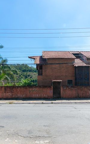 Casa para alugar com 300m², 3 quartos e 7 vagas Casa para alugar com 300m², 3 quartos e 7 vagasFachada