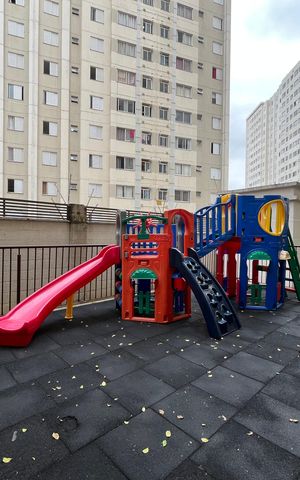 Apartamento para alugar com 43m², 2 quartos e 1 vaga Apartamento para alugar com 43m², 2 quartos e 1 vagaÁrea comum - Playground