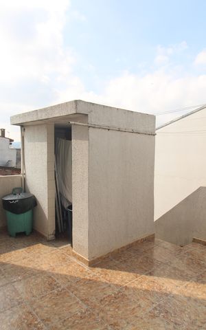 Casa à venda com 300m², 3 quartos e 3 vagasÁrea de Serviço